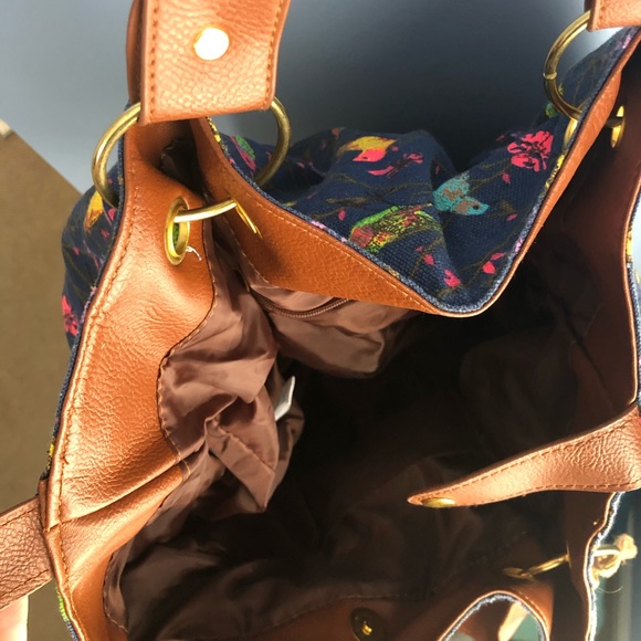 Hand Bag - Picture 3 of 3